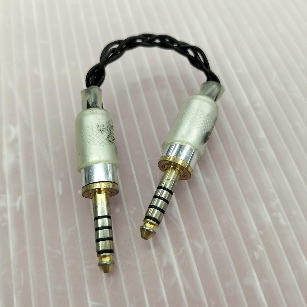 非純正ケーブル付属