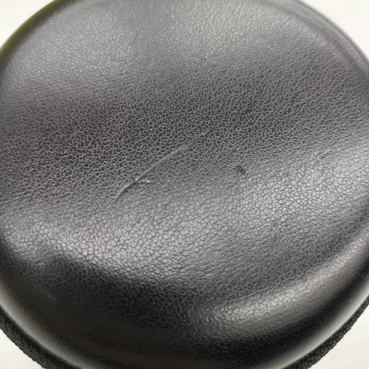 ケースにキズがあります