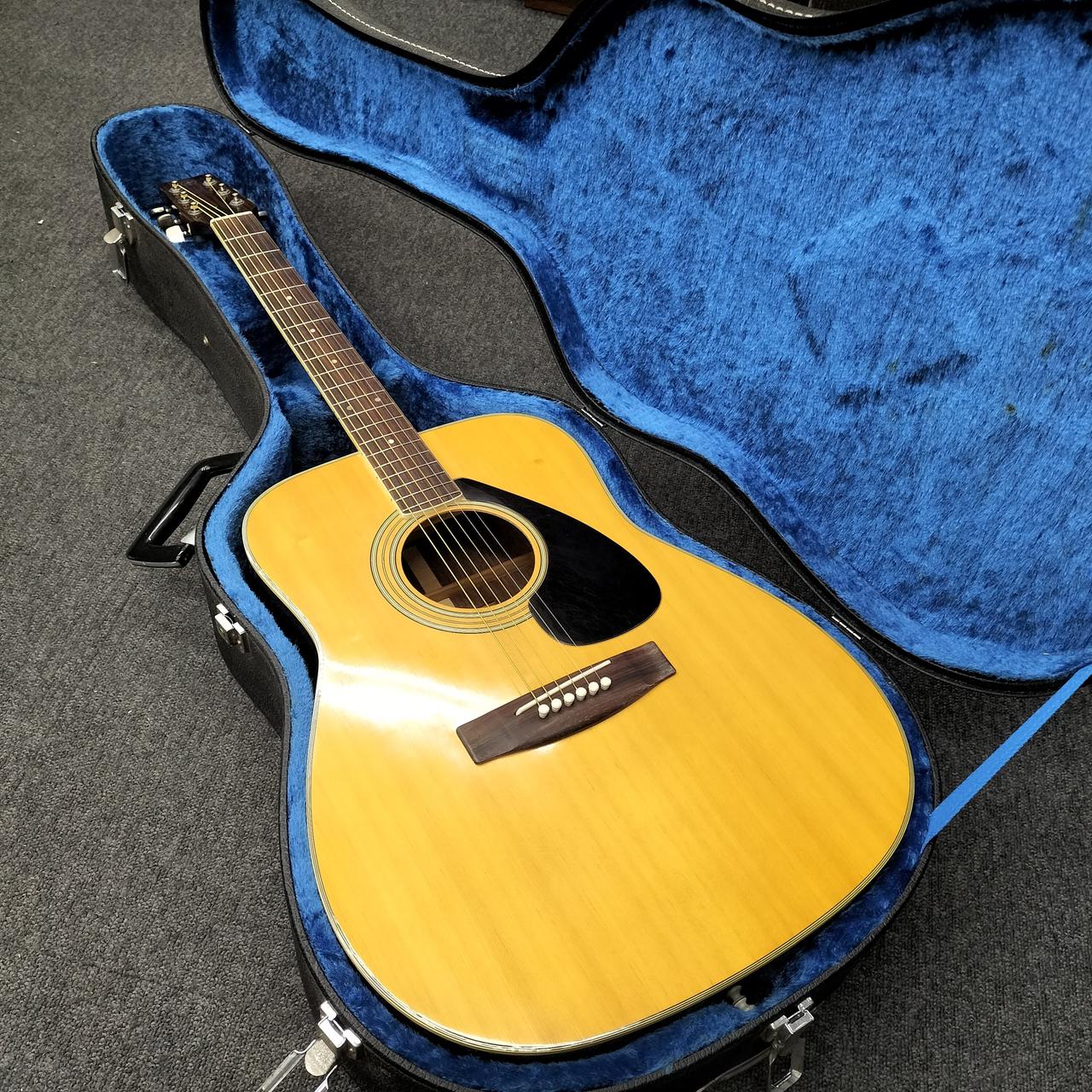 【YAMAHA/ヤマハ】FG-300J アコースティックギター　楽器　ケース付 YAMAHA FG-300J とっても弾きやすく調整されています