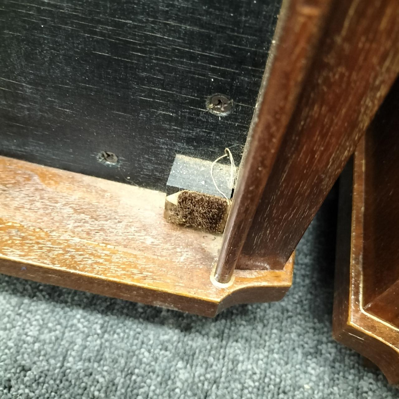 ネット貼付け用テープ劣化あり