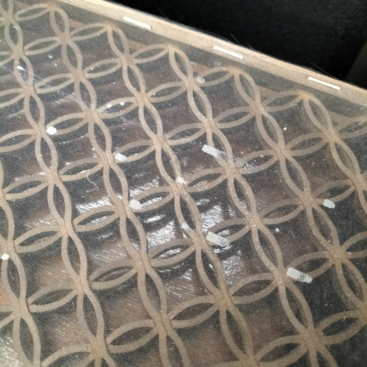 ネット裏側の汚れが目立ちます