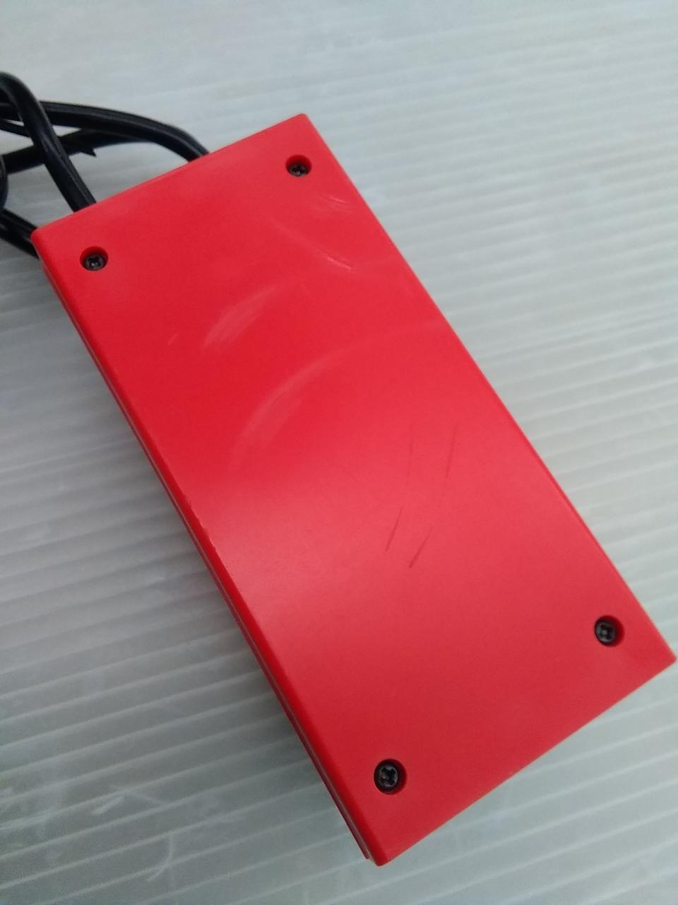 コントローラー背面キズ・削れあり