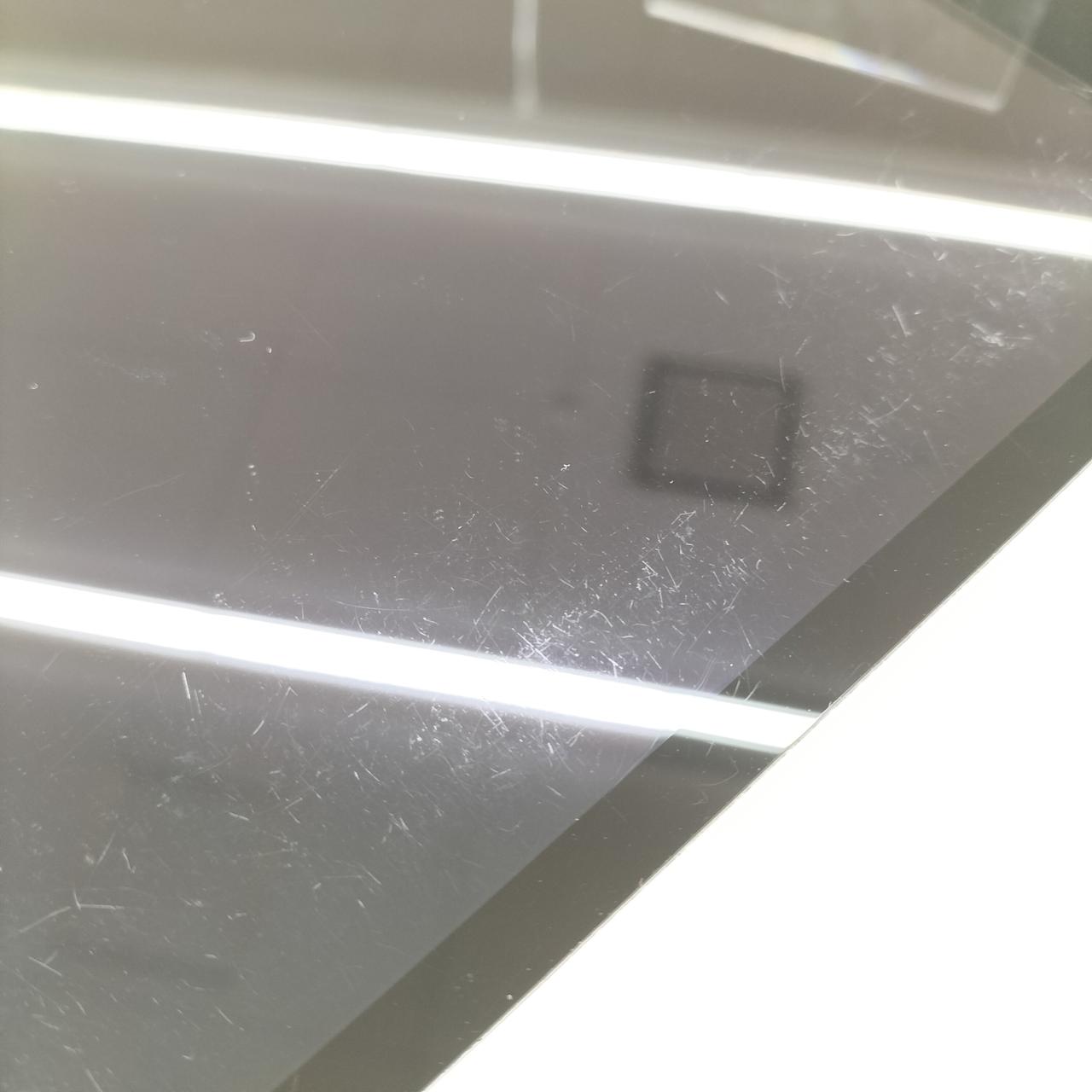 画面キズ多いです