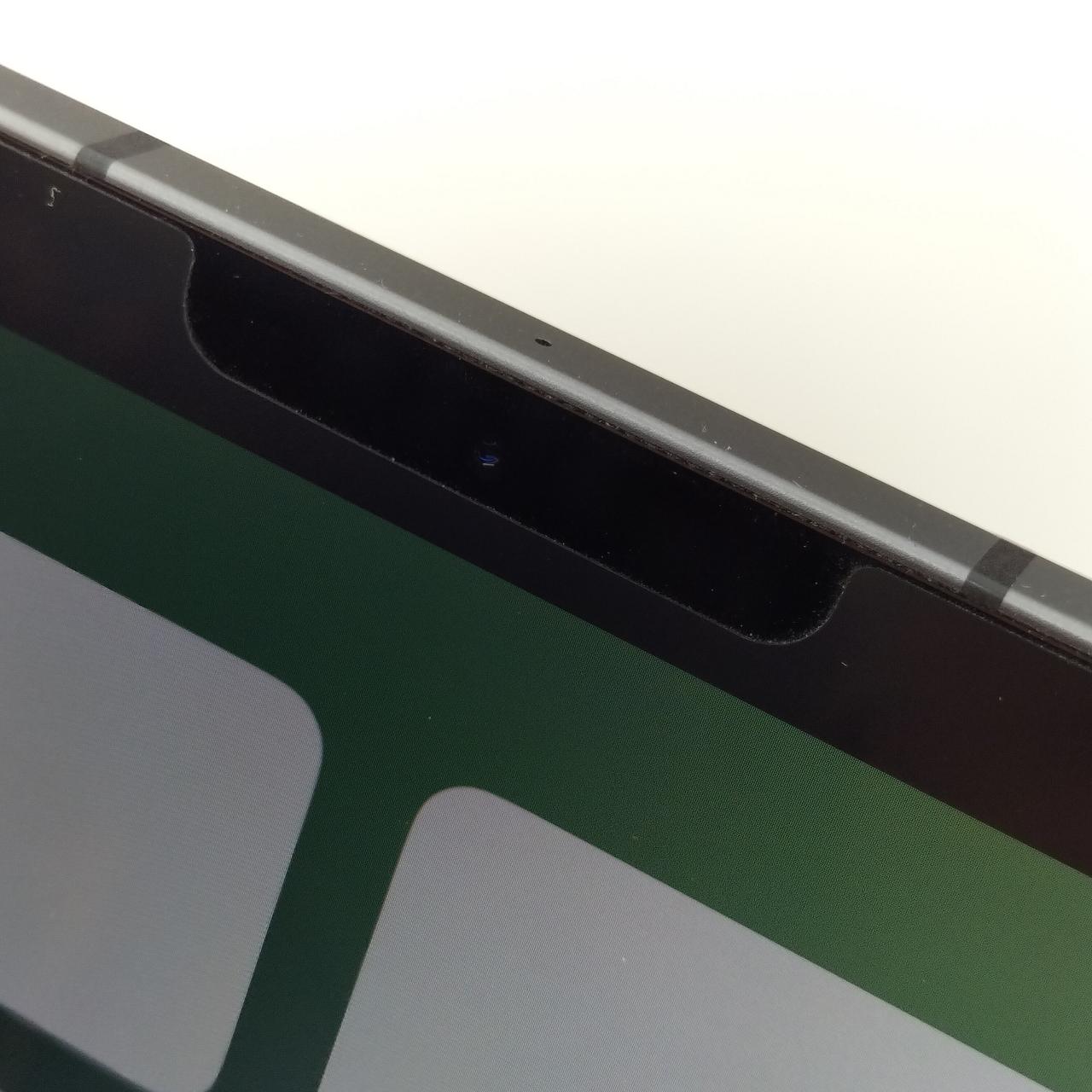 フィルム貼られてます