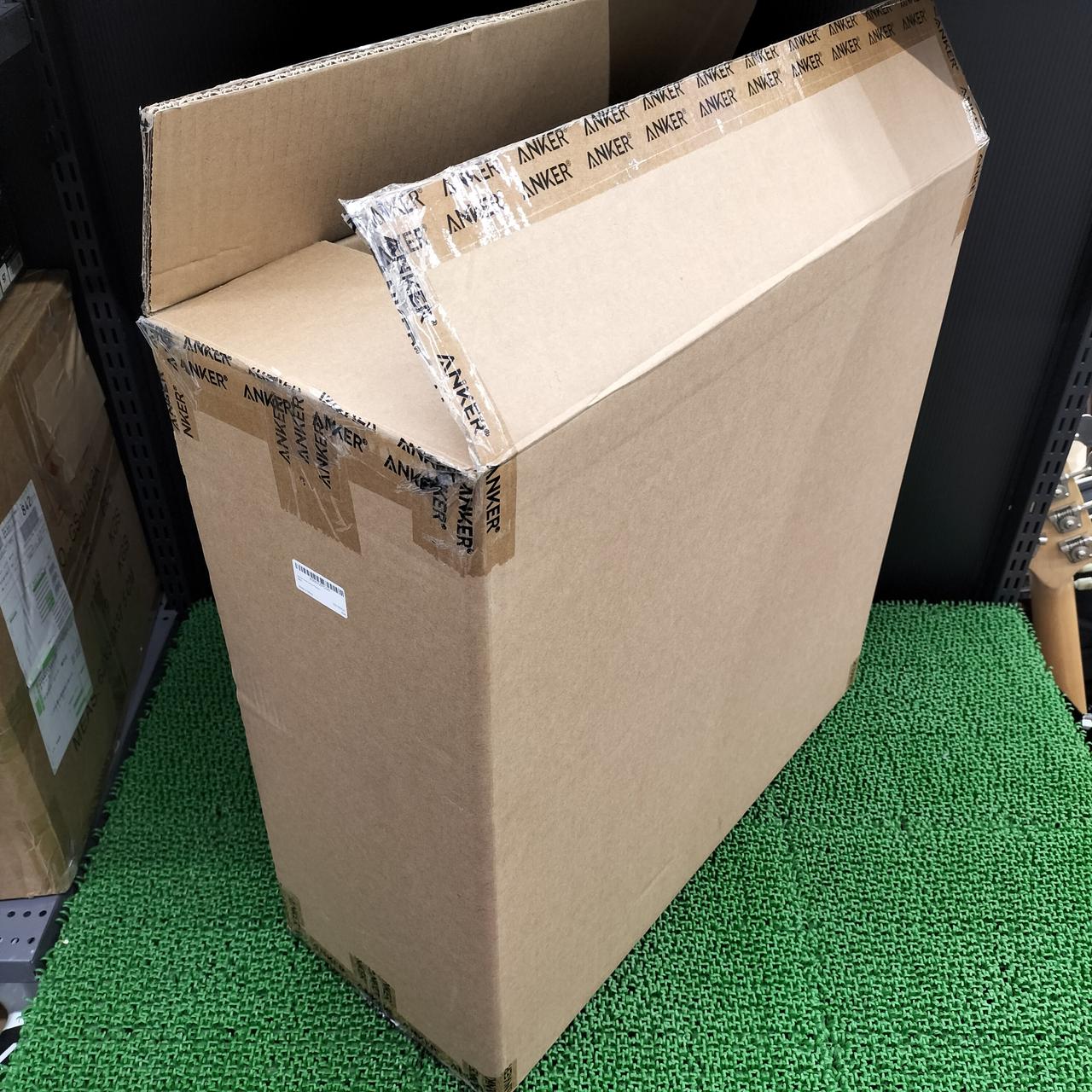 こちらのダンボールに入れて発送いたします