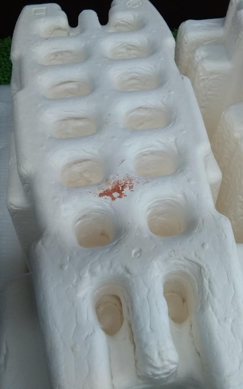 梱包材にも汚れがあります