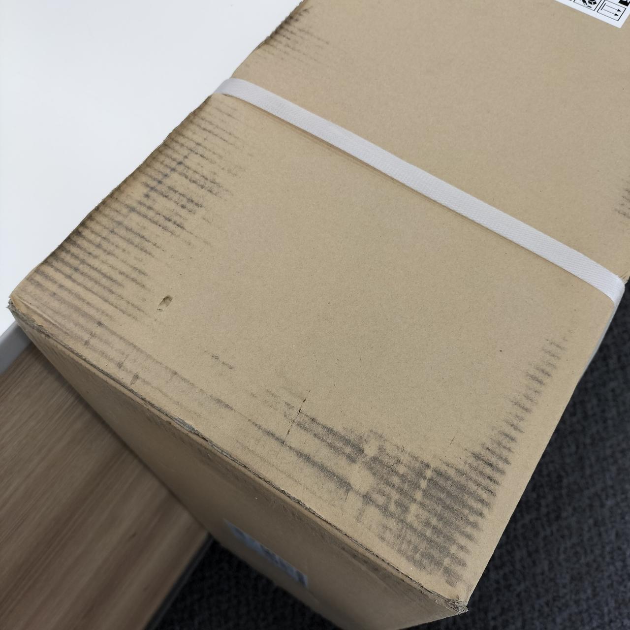 段ボールにダメージ目立ちます