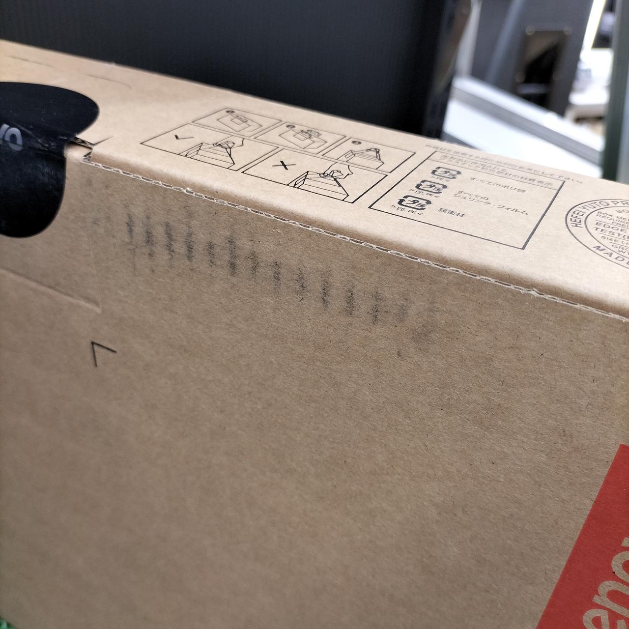 擦れ、汚れ、凹みがあります