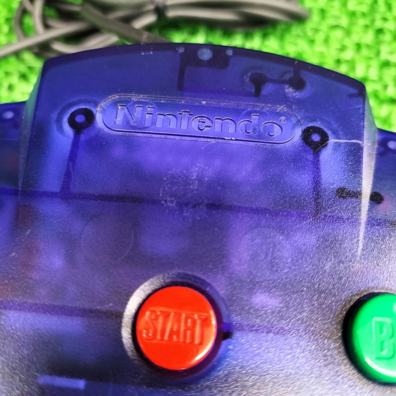 シール跡などもあります