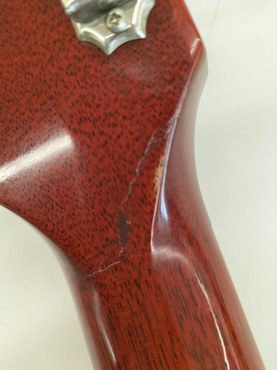 ネック折れあり。補強はされていない様です