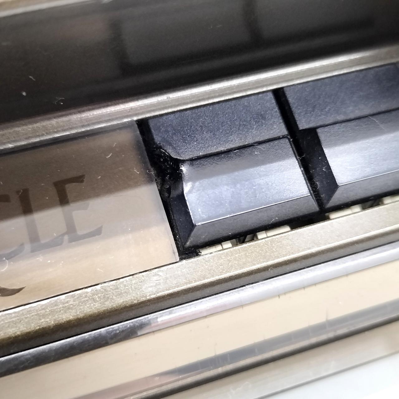 スイッチ溶けた？跡あり