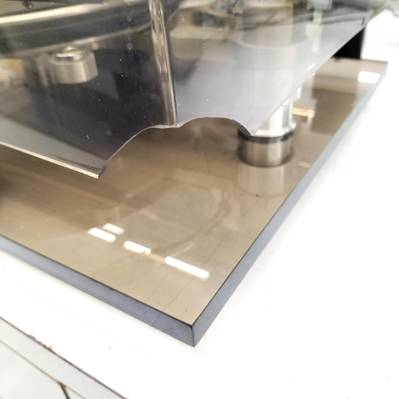 ダストカバー前面(右側)割れあり