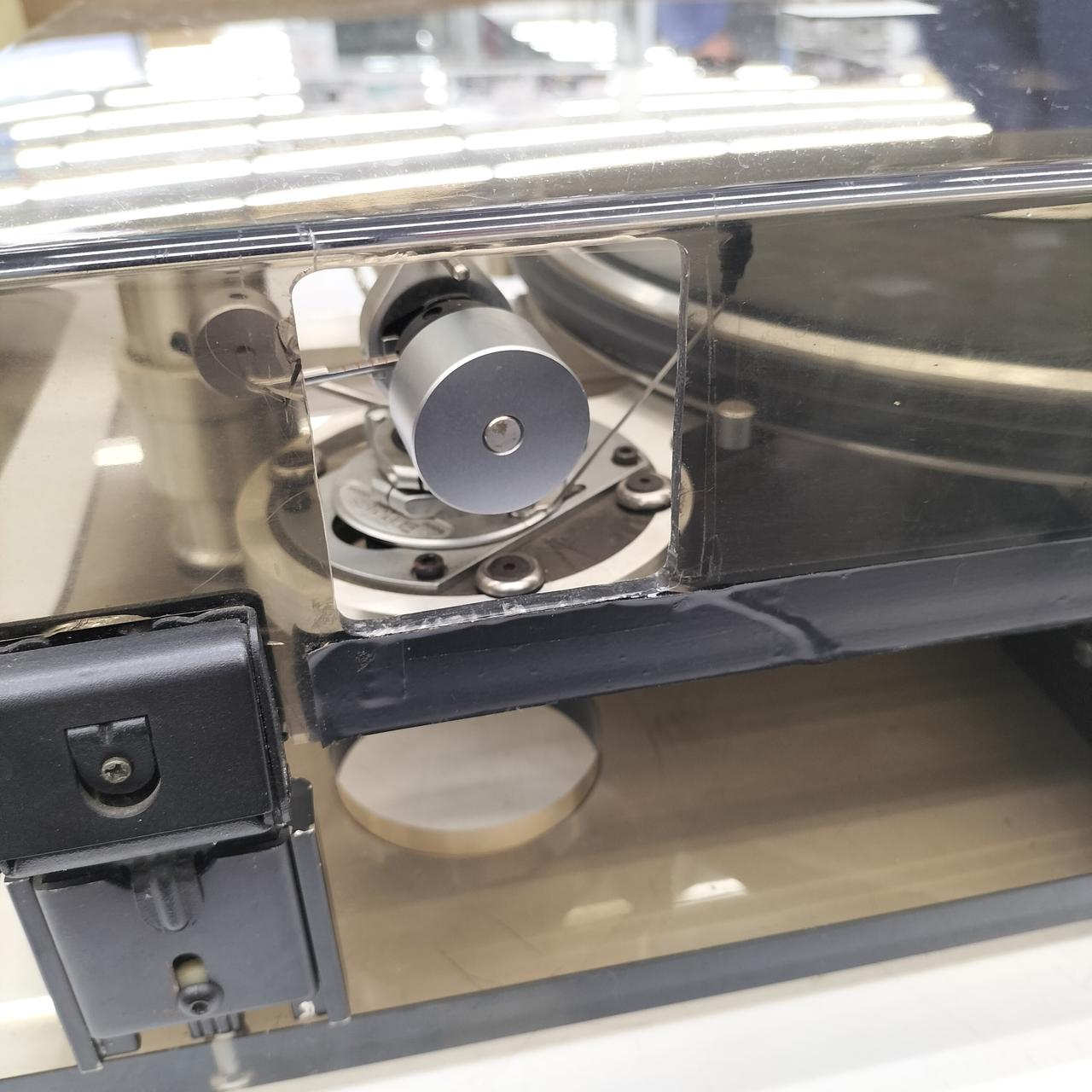 ダストカバー後面(左側)削られてます