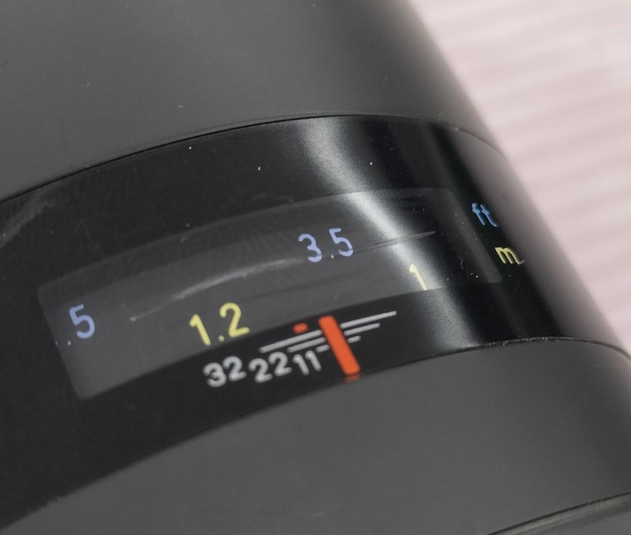 ヒビが入っています