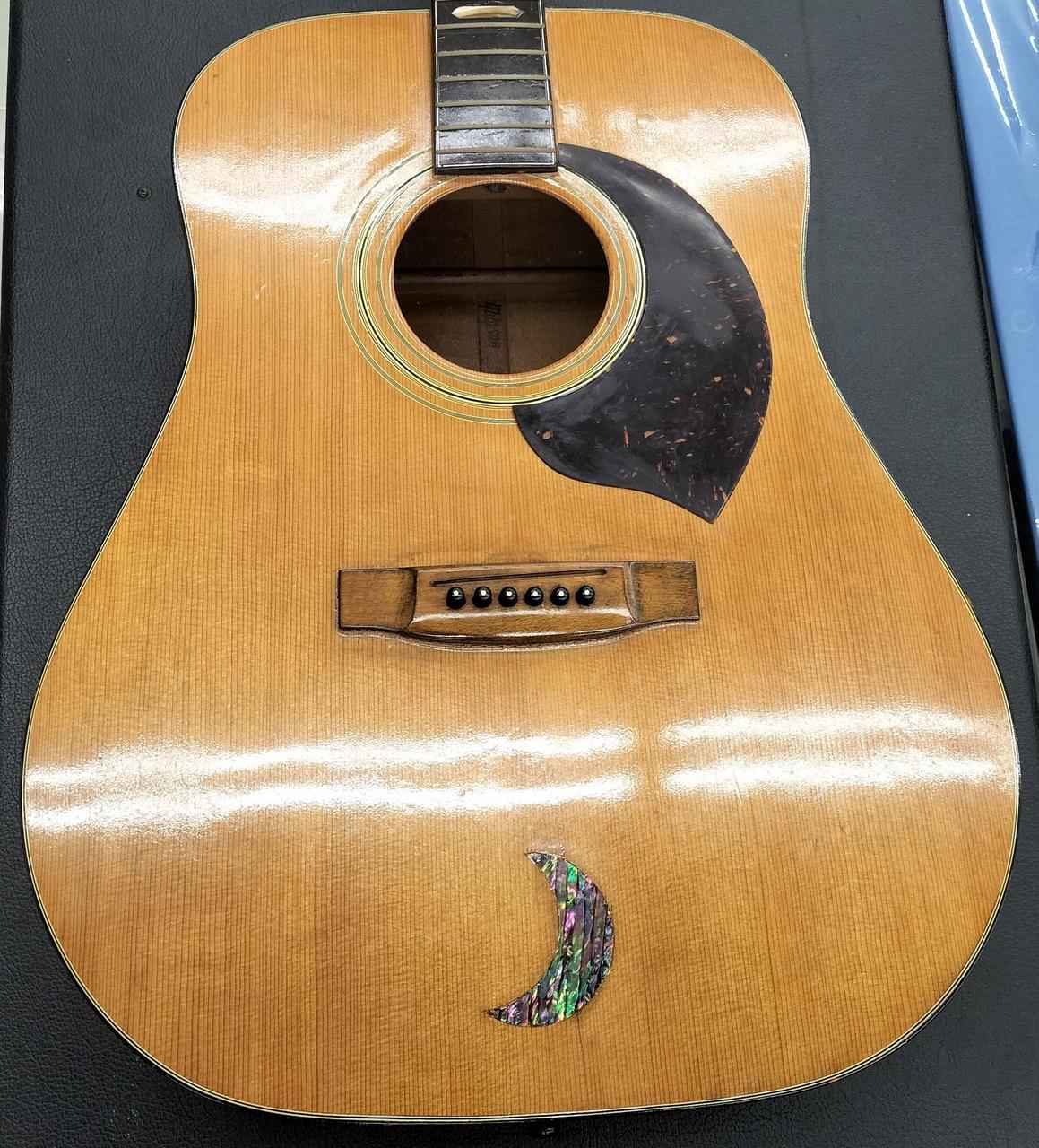 激渋品　Tomson TG200 アコースティックギター サンバースト 激渋品 Tomson TG200 アコースティックギター サンバースト