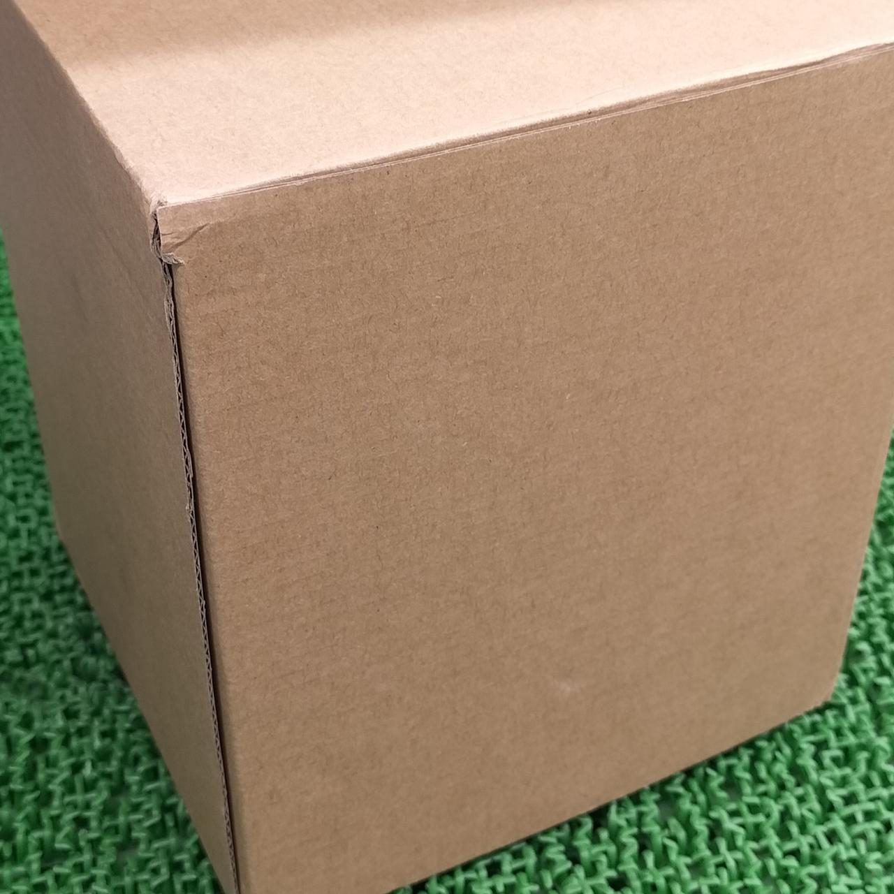 外箱に潰れや折れなどがあります