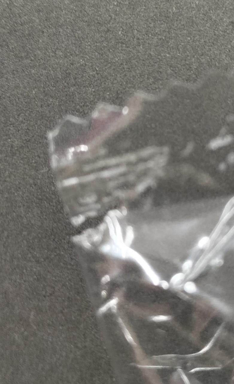 付属品梱包の袋に裂けなどあり