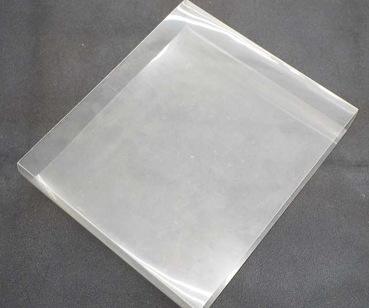 ケースにも汚れやスレなどあり