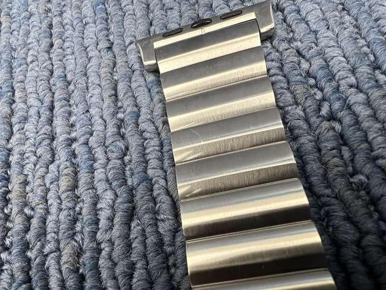 キズあります。