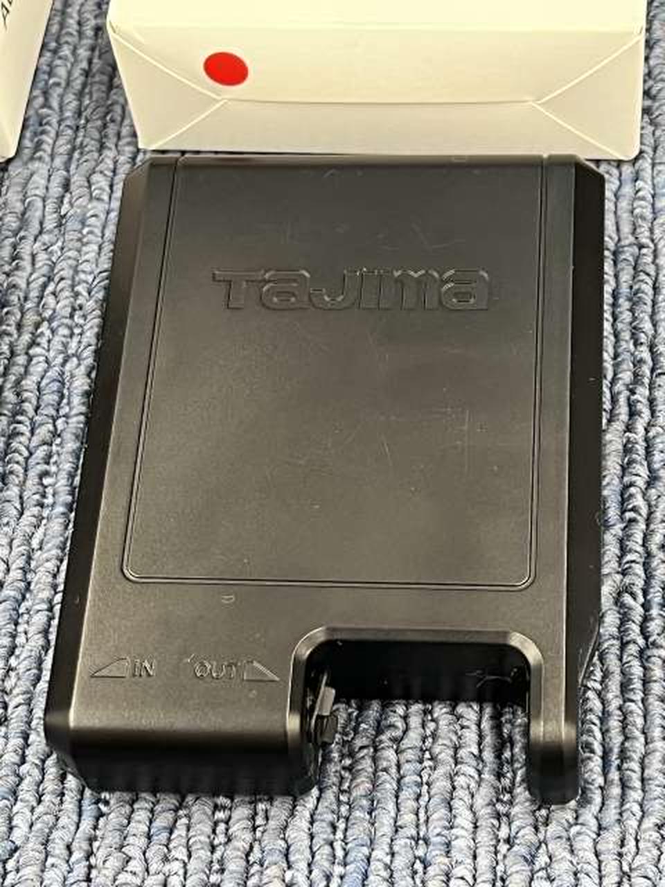 手で持ったような痕跡あります。