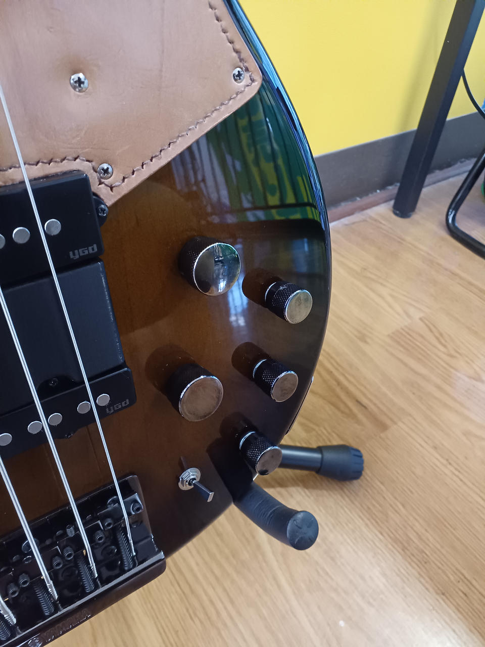 ノブのやや使用感あり