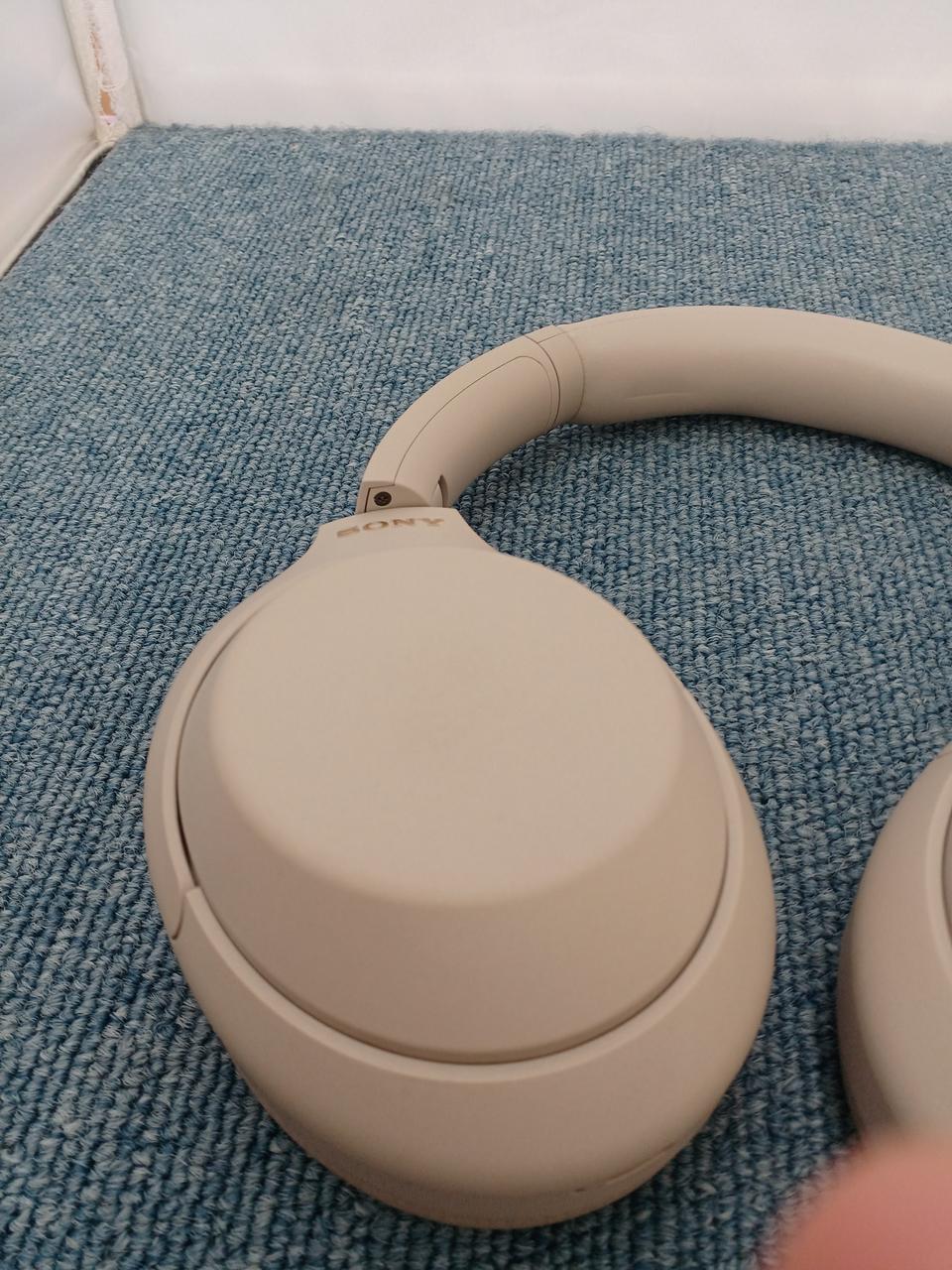 ハウジング部にキズあります。