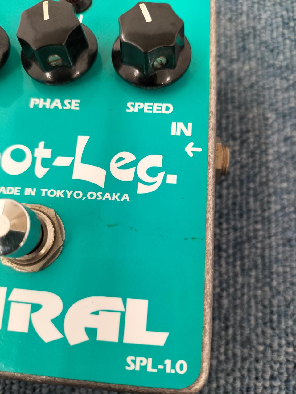 表面にヨゴレあります。