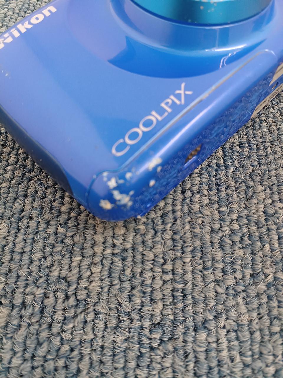 本体底部にキズあります。