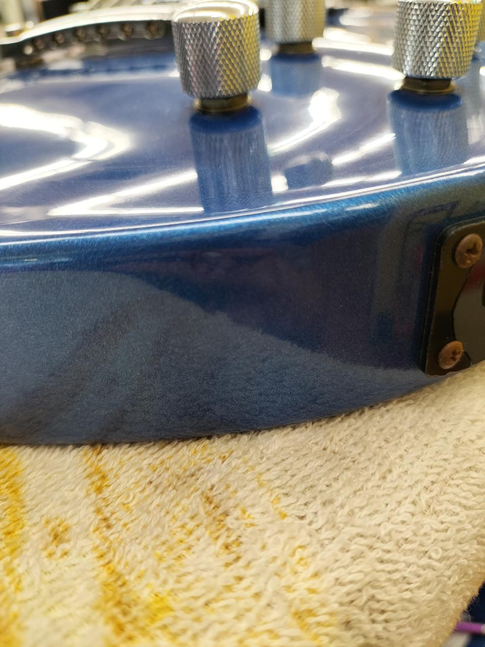 ボディ底部に打痕あります。