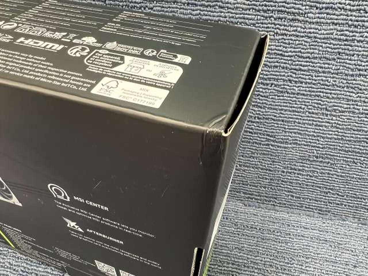 外箱に傷みあります。