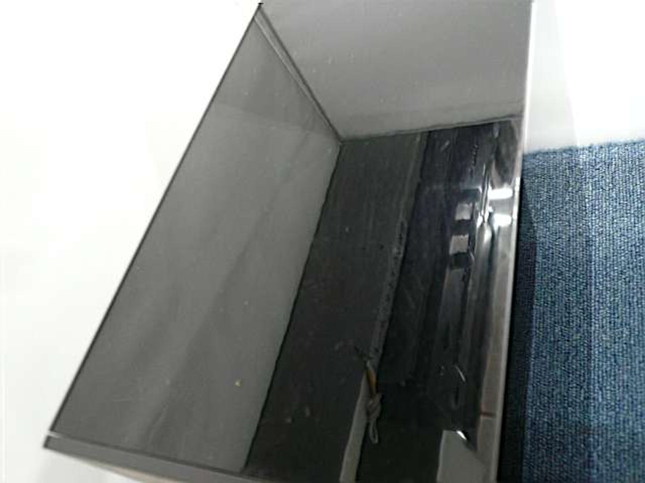 片方の上面にキズ多