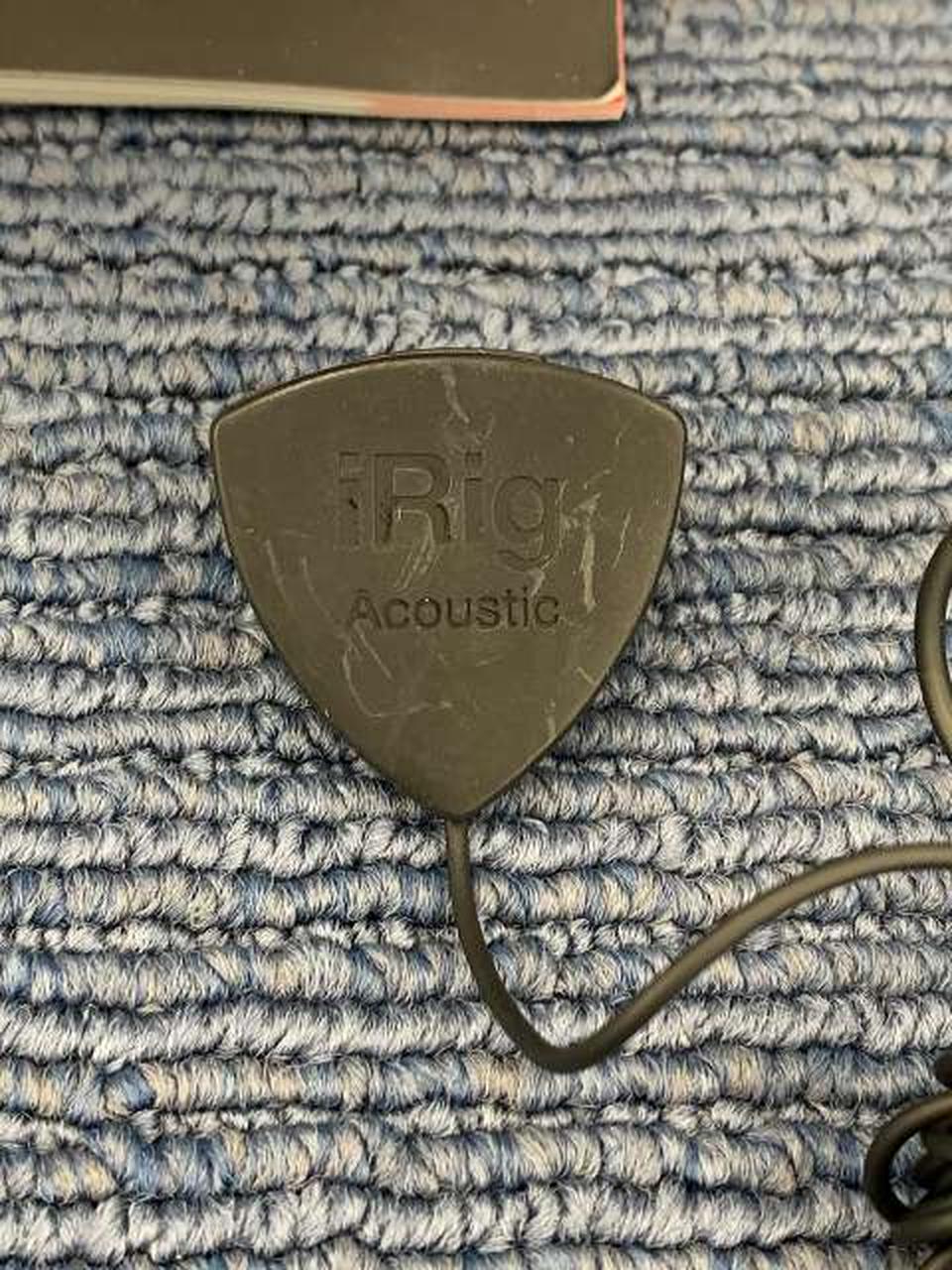 キズあります。