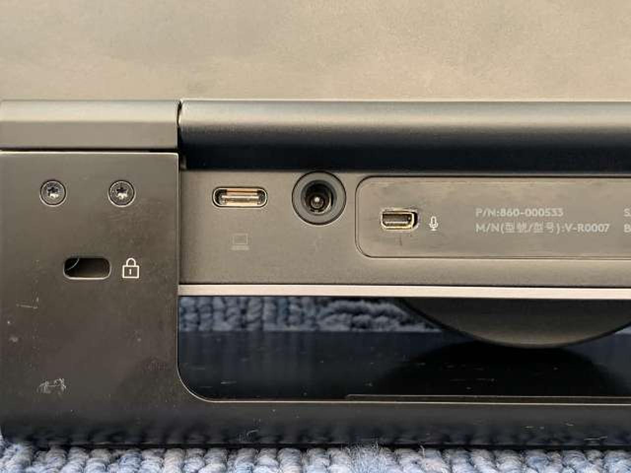 PCとの接続に別途USB-Cケーブルが必