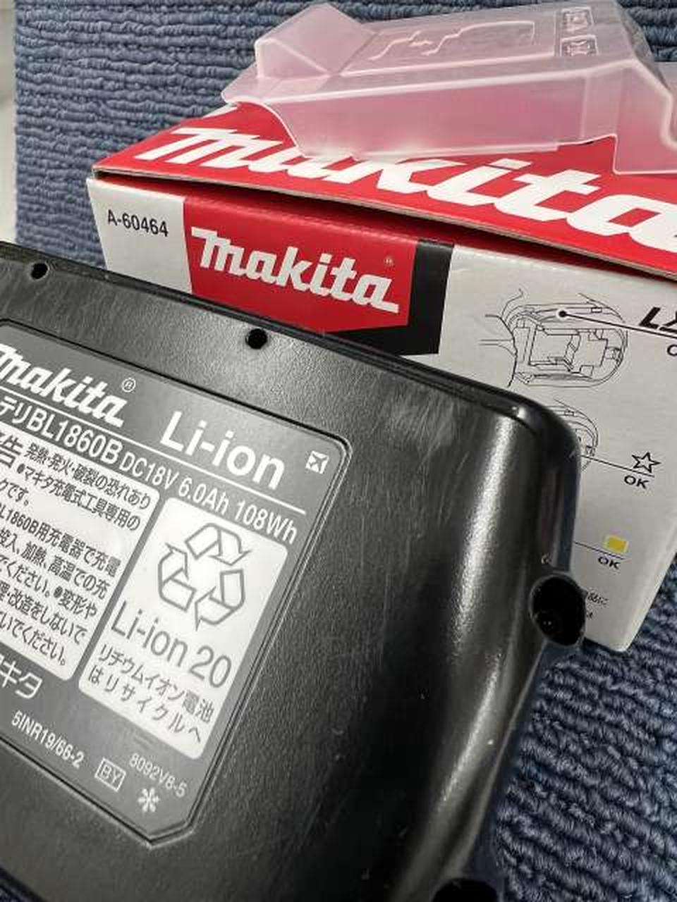 底面スリキズあります。