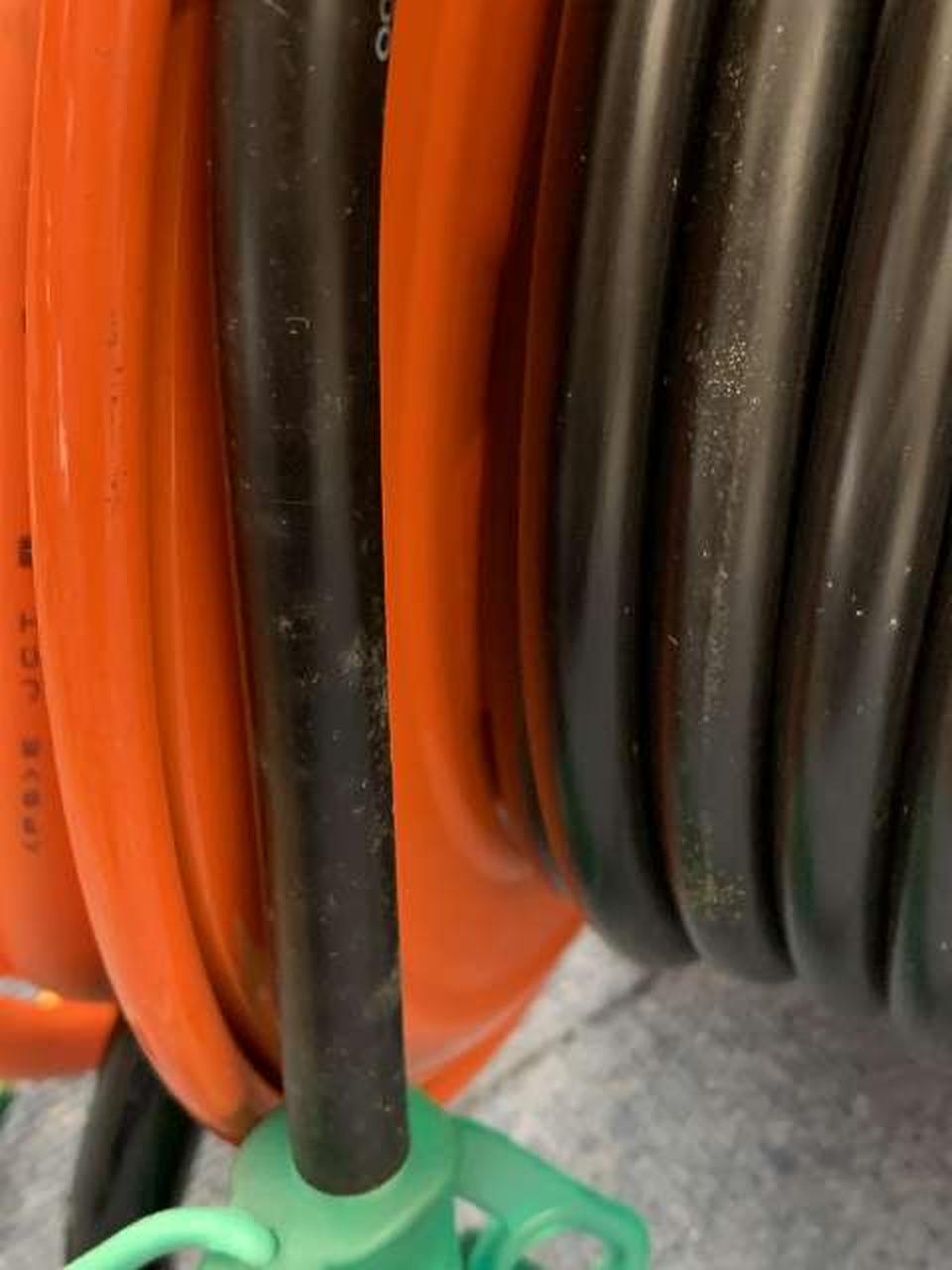 樹脂・ゴムパーツにもカビ様のものあります