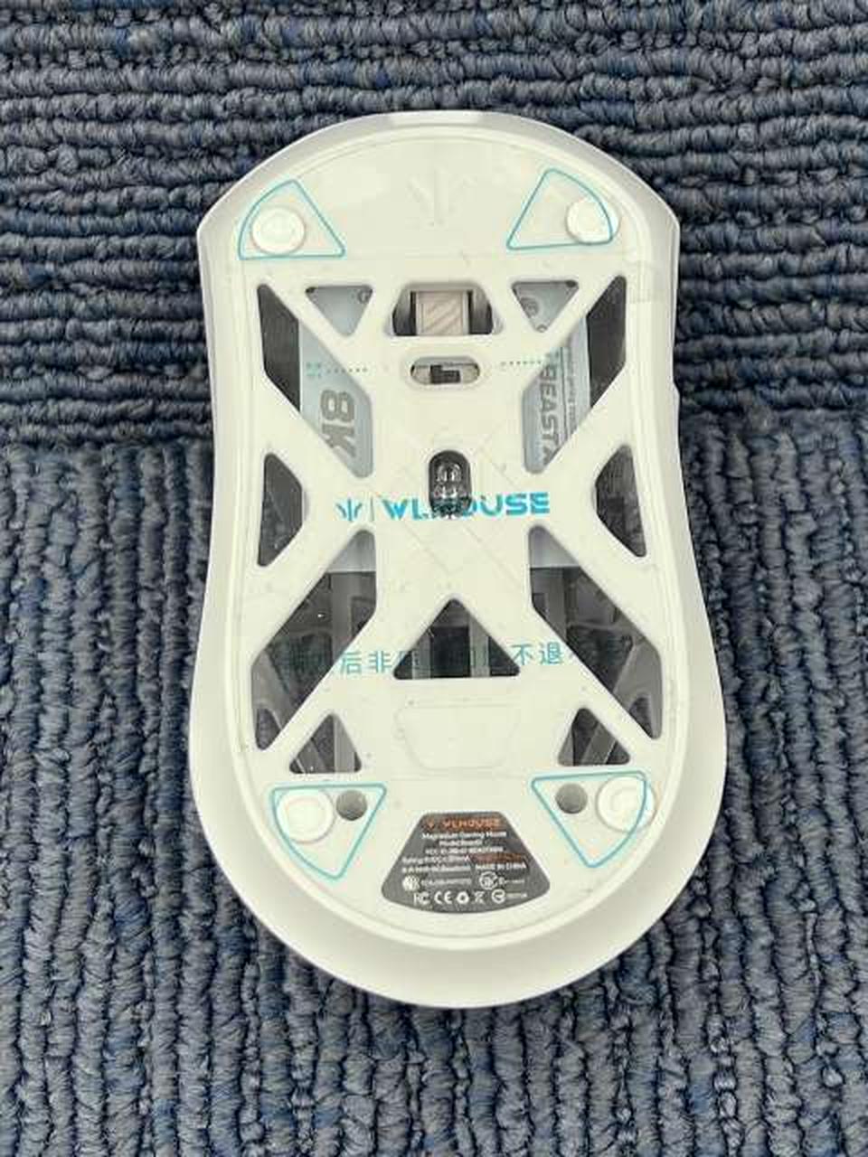 底面フィルム貼られたままです。