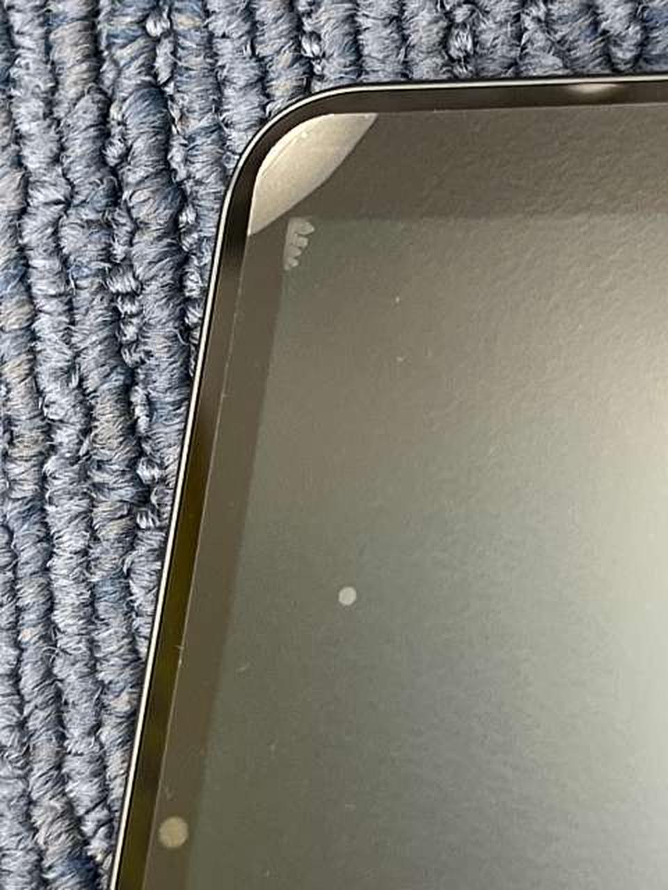 ※液晶パネル左上部に気泡あります。