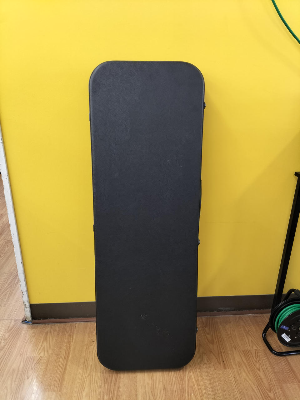 付属品のハードケースです