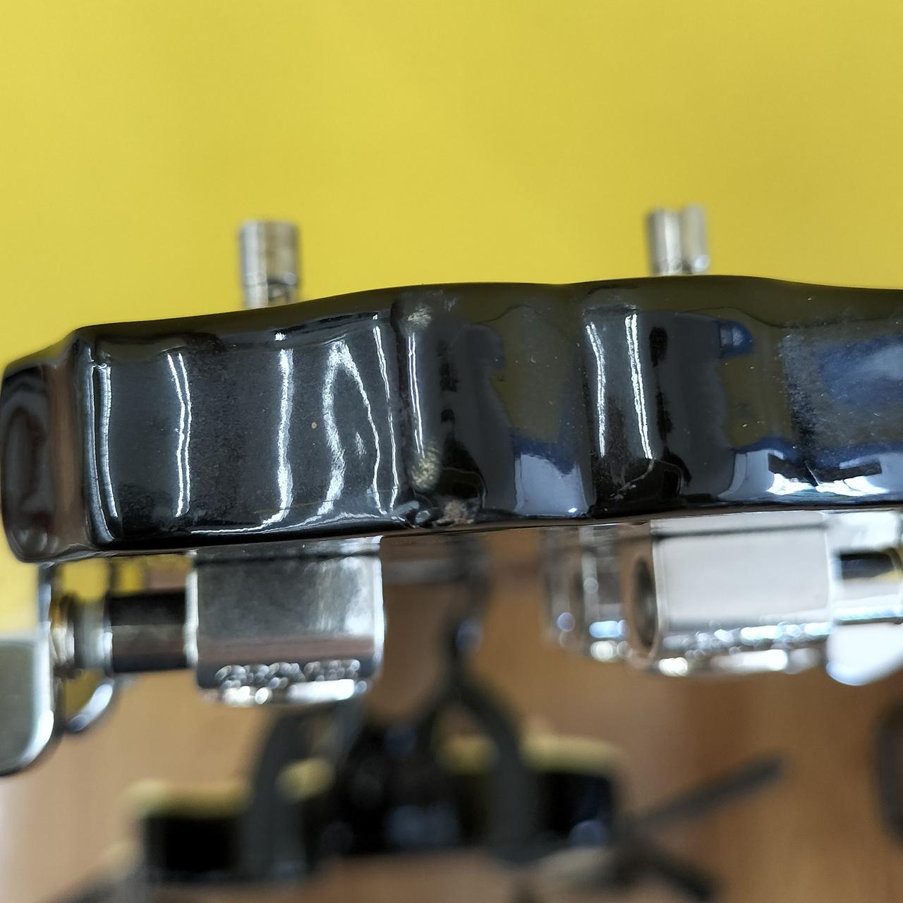 ヘッド上部に傷あり