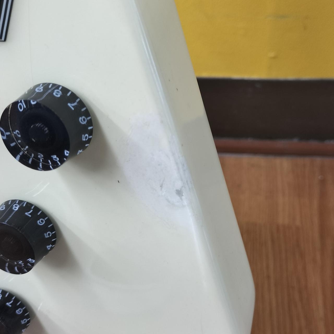 修正痕があります。