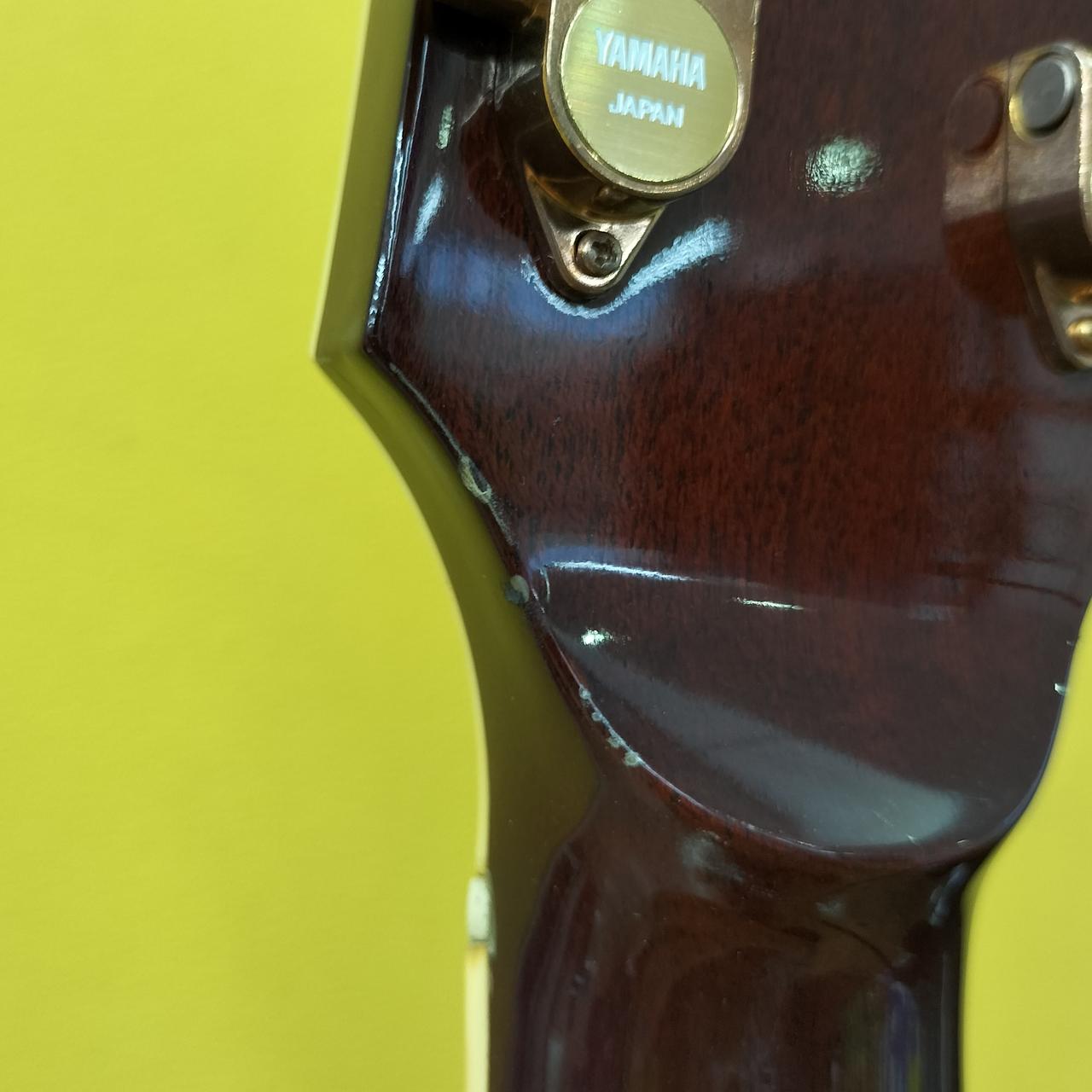 ヘッド下部に傷や打痕があります。