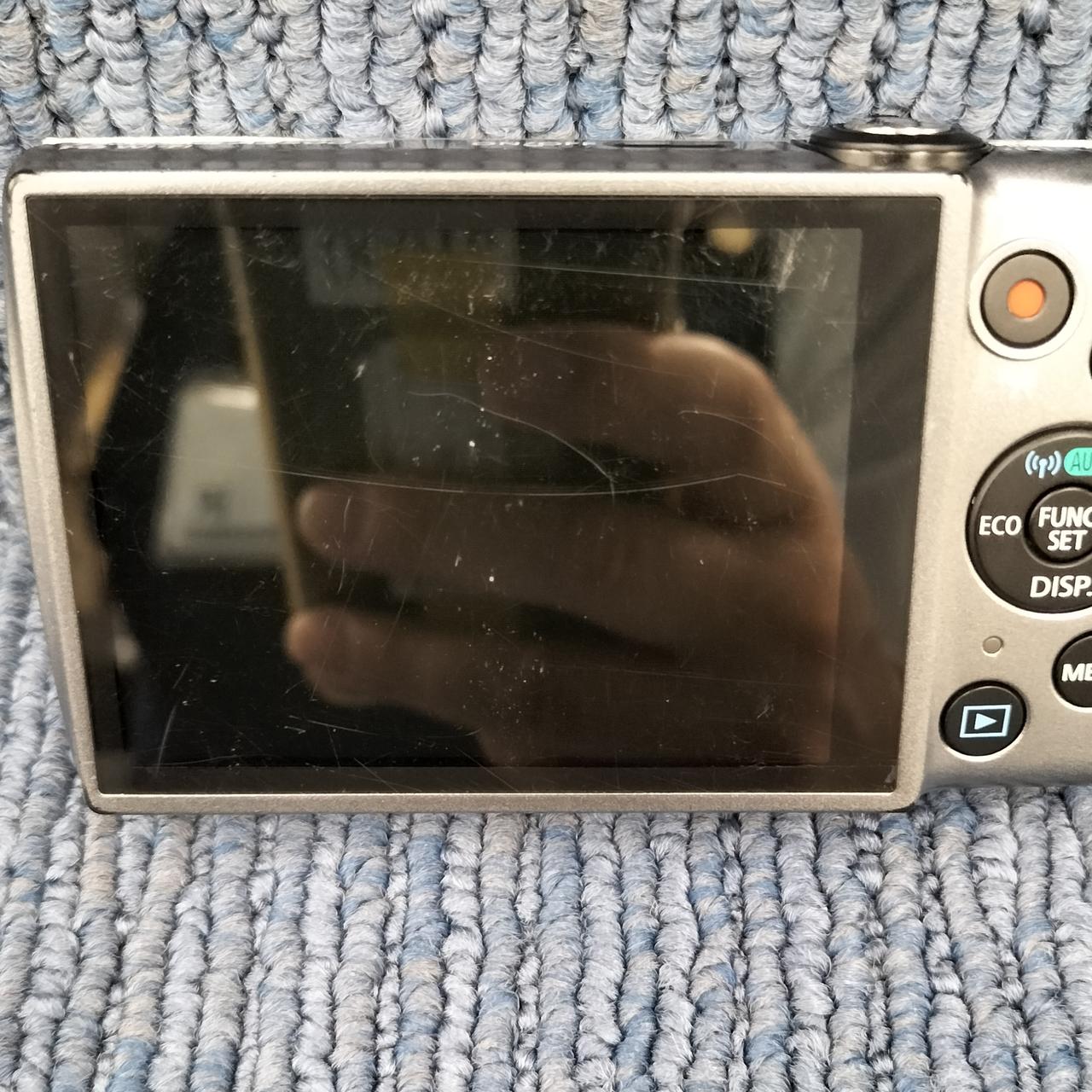 画面にキズあります。