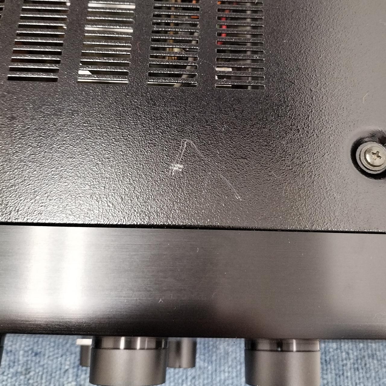 キズあります。