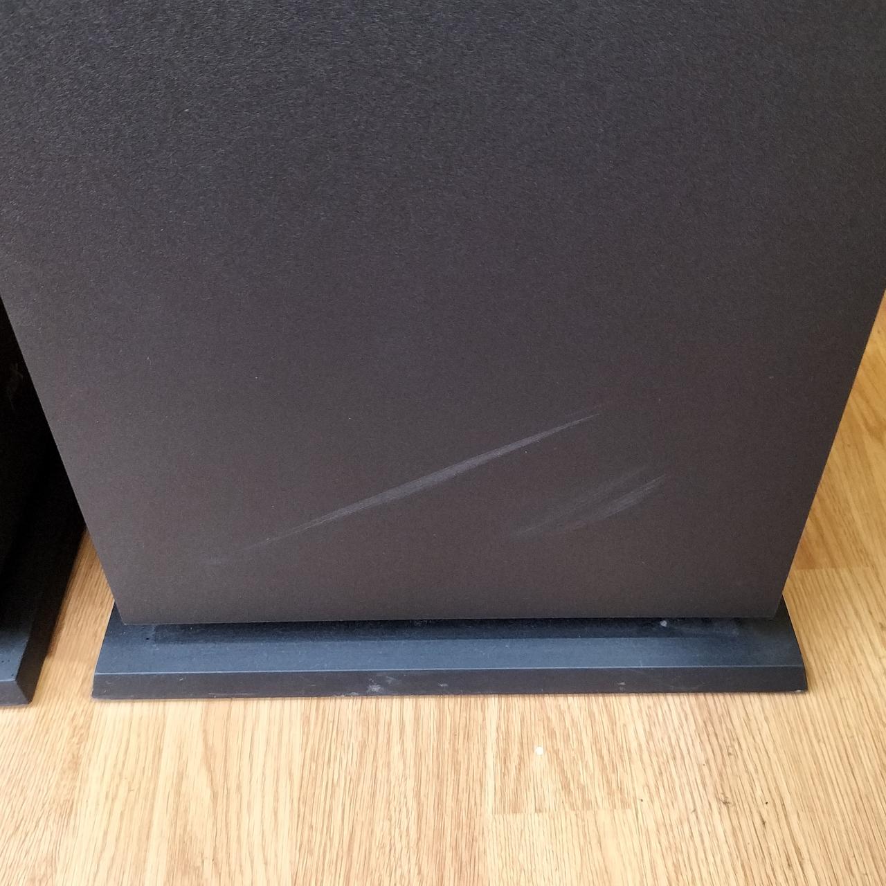 キズがあります。