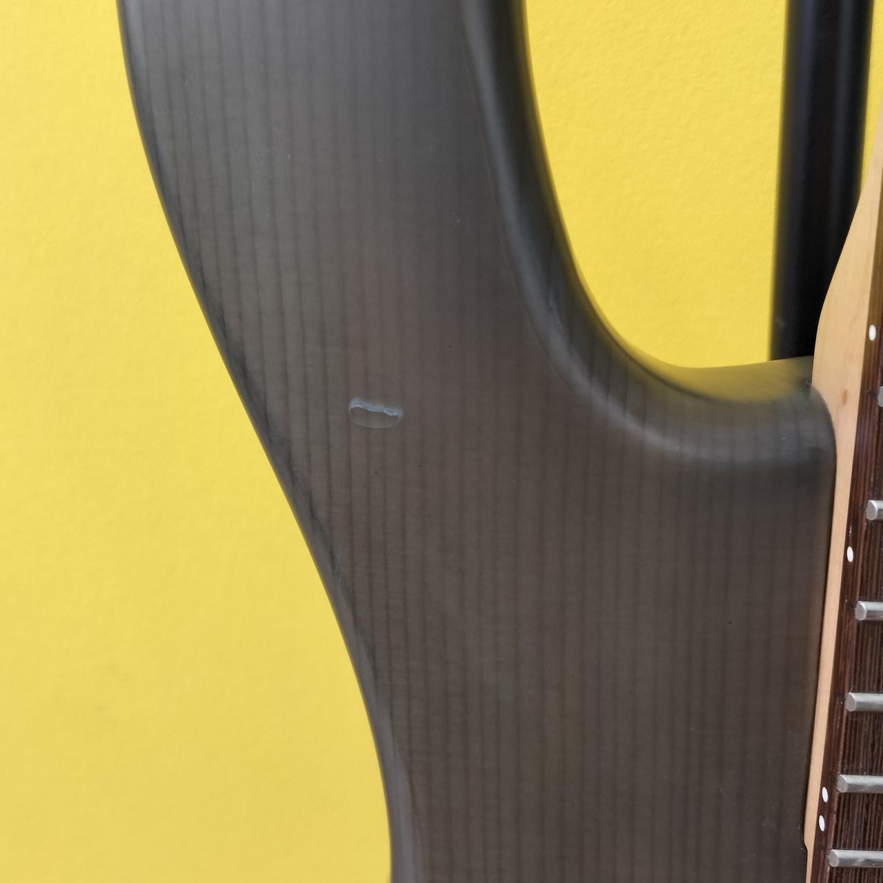 打痕があります。