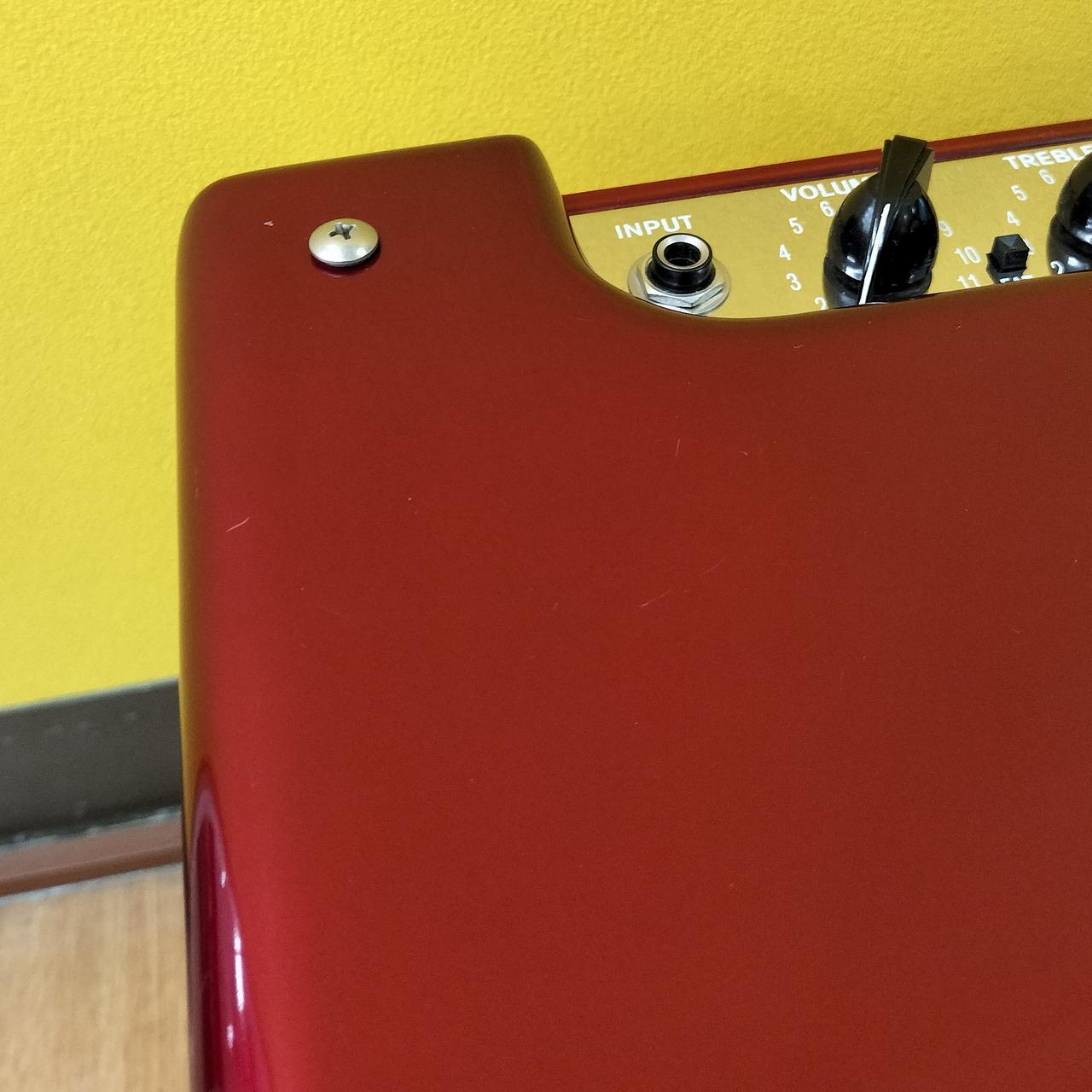 本体上部にキズあり