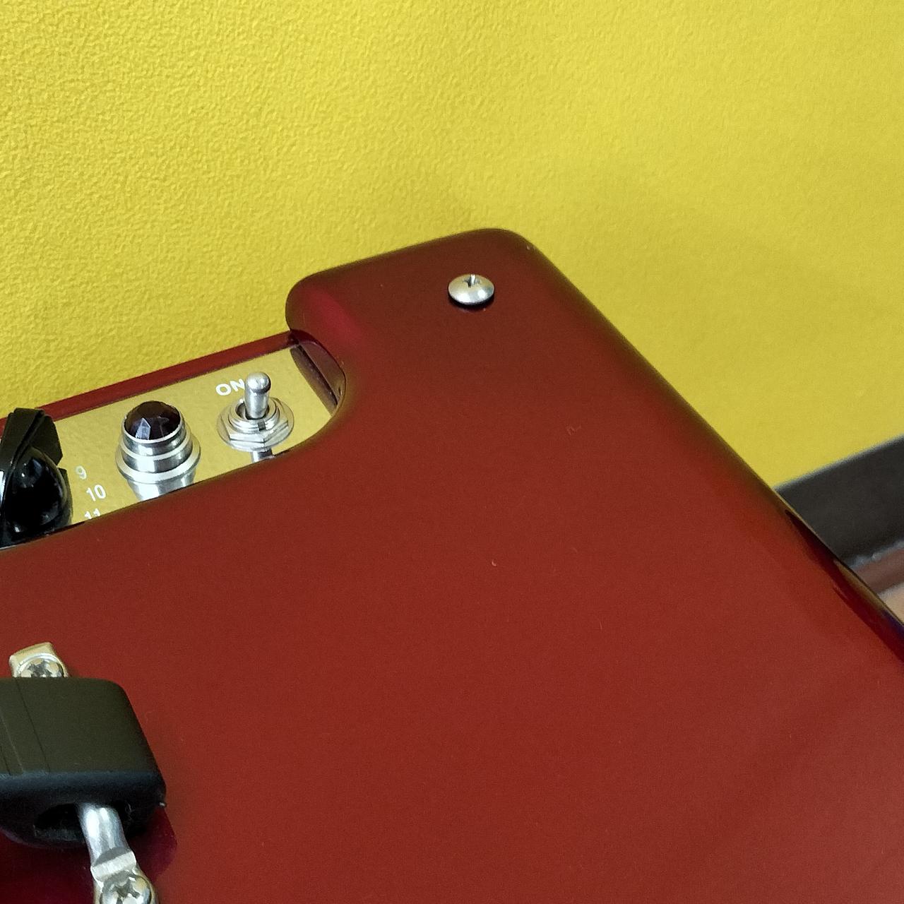 本体上部にキズあり