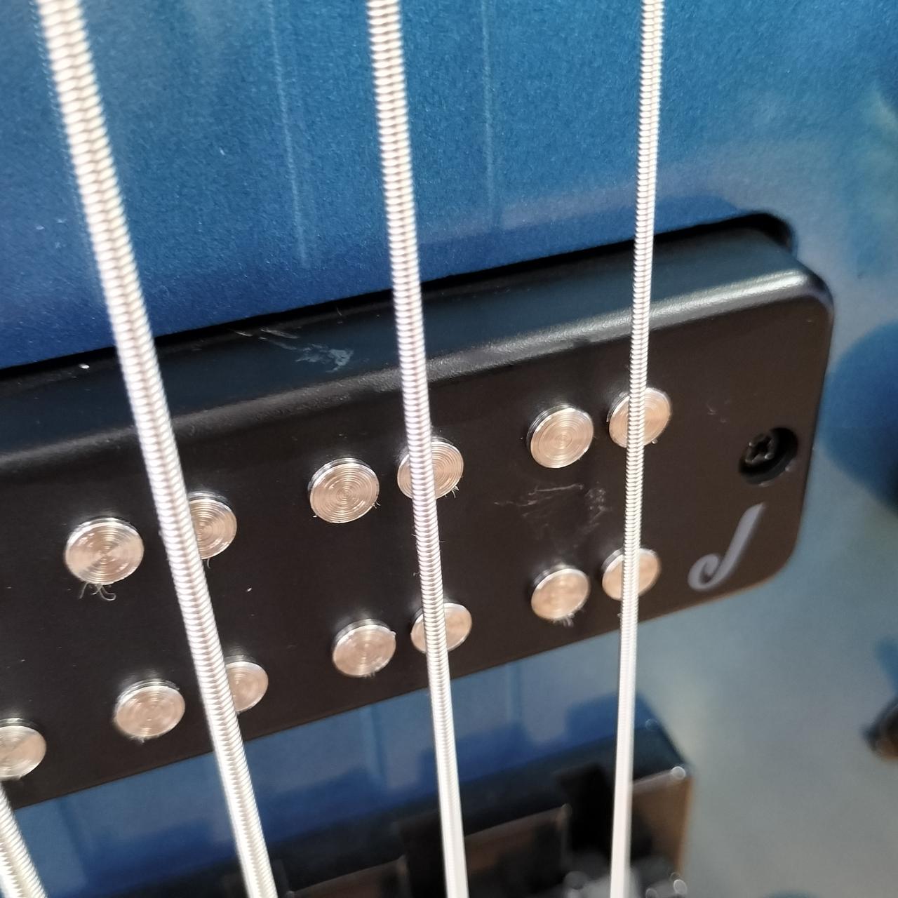 リアピックアップにキズ・汚れあり