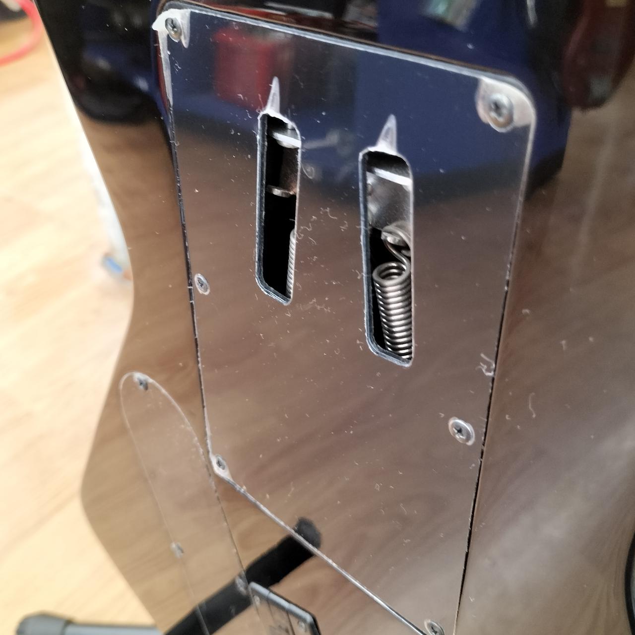 フィルムの剥がれ、気泡が見られます