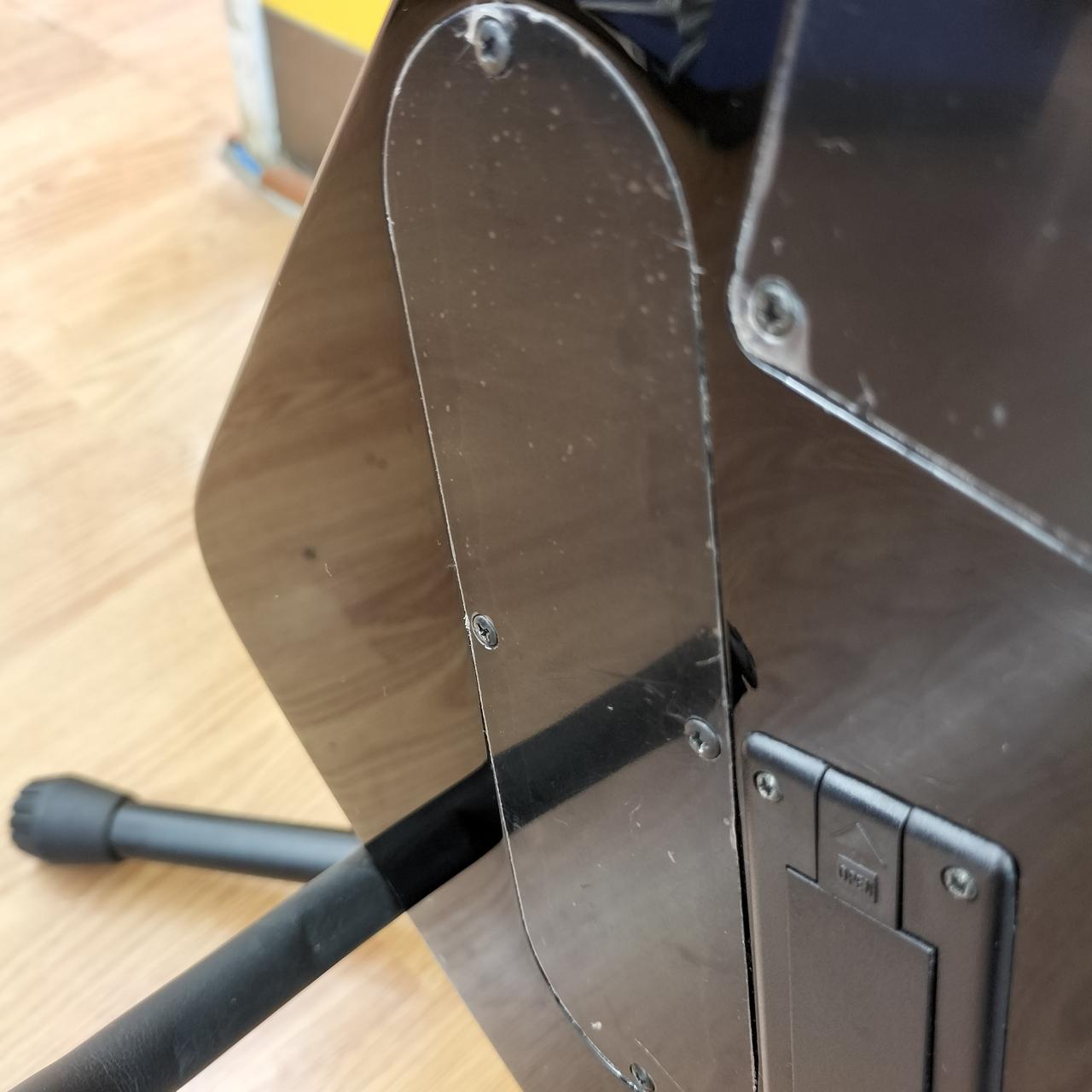 フィルムの剥がれ、気泡が見られます